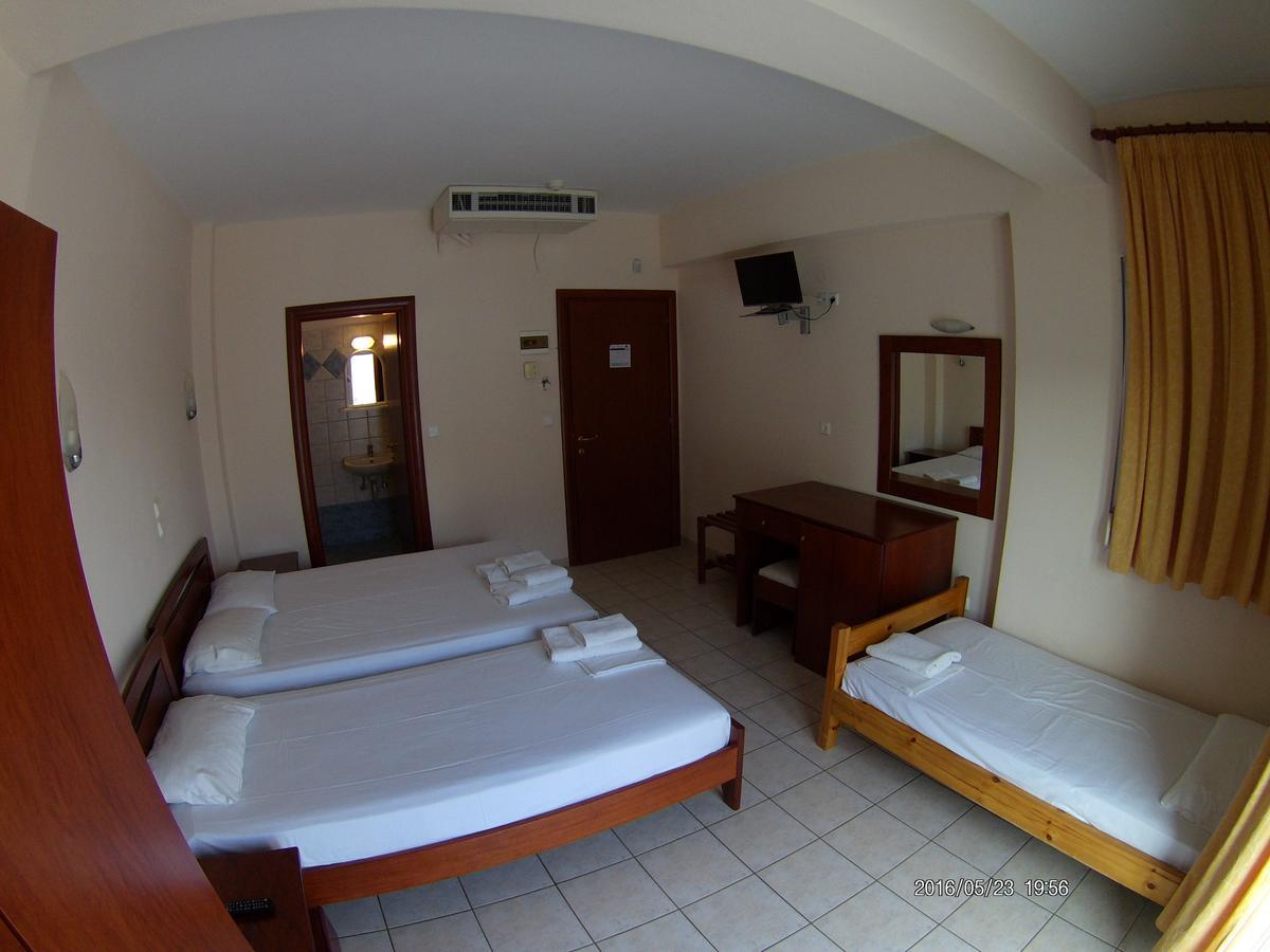 Hotel Akrogiali Korinós Exterior foto